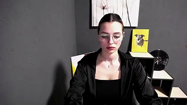 lady olivia  online show from 05/06/26, 12:10