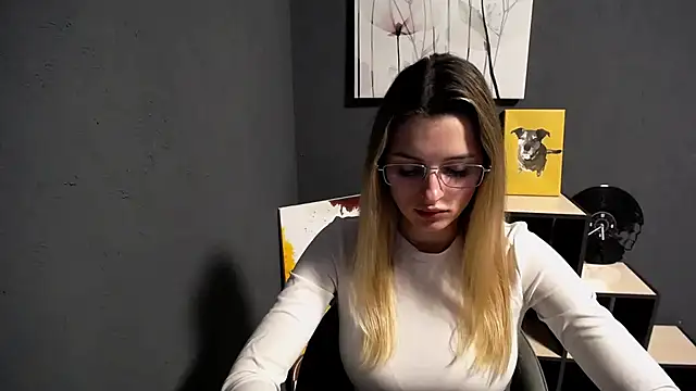 lady olivia  online show from 05/11/26, 02:45