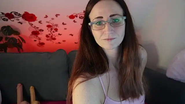 NadjaNeah online show from 09/17/25, 05:20