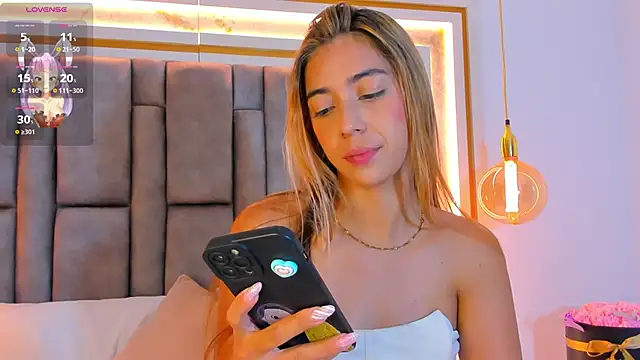 Snapshot of elianabrown chatting on 01/11/26, 12:26 elianabrown online show from 01/11/26, 12:26
