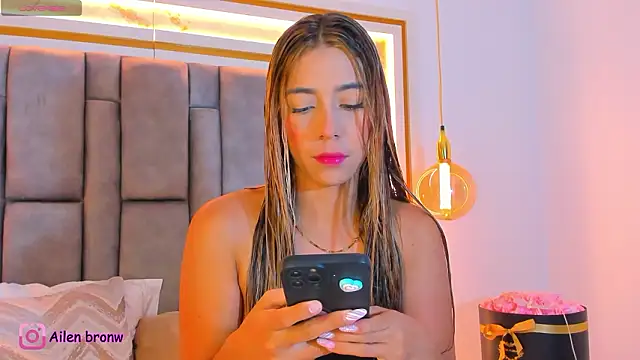 Snapshot of elianabrown chatting on 01/15/26, 08:56 elianabrown online show from 01/15/26, 08:56