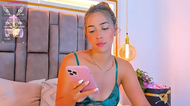 Snapshot of elianabrown chatting on 02/18/26, 12:17 elianabrown online show from 02/18/26, 12:17