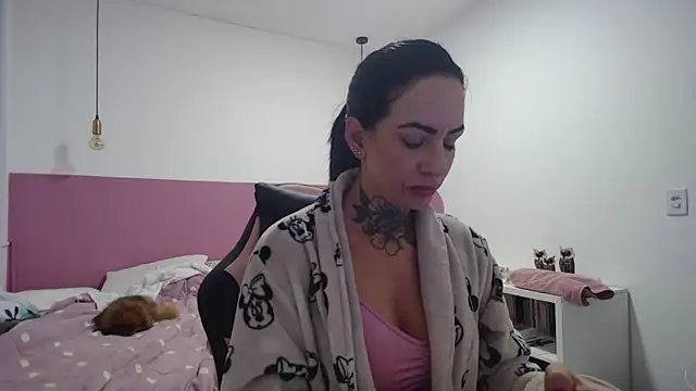 YasmimBrasil online show from 06/12/26, 06:01
