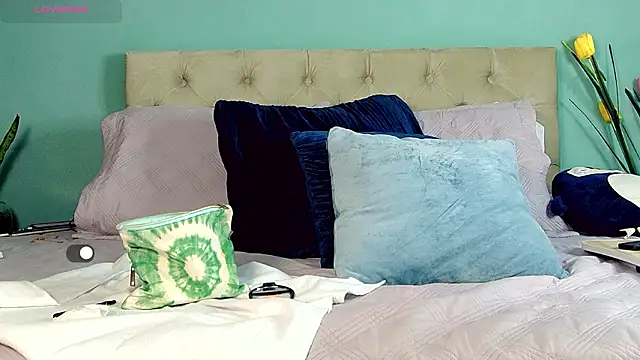 Snapshot of yanella_fire chatting on 03/08/26, 11:25 yanella fire online show from 03/08/26, 11:25