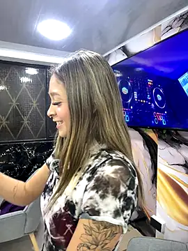 Snapshot of Victoria_Adams14 chatting on 01/08/26, 02:58 Victoria Adams14 online show from 01/08/26, 02:58