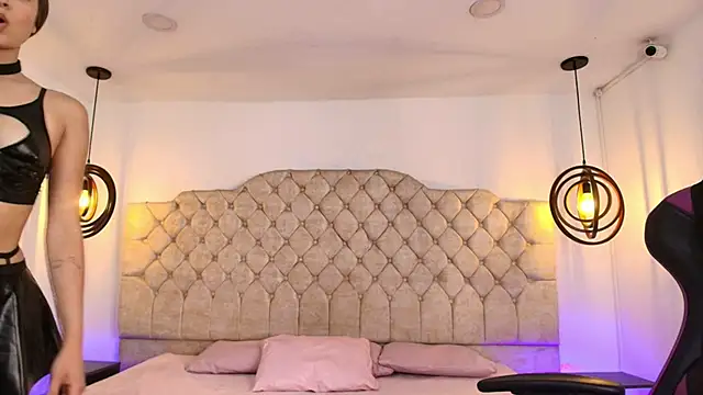 Snapshot of Victoria_Adams14 chatting on 03/18/26, 03:42 Victoria Adams14 online show from 03/18/26, 03:42