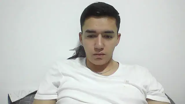 Snapshot of Estebitan_vm chatting on 10/01/25, 05:02 Estebitan vm online show from 10/01/25, 05:02