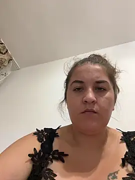 yzabell18 online show from 09/26/25, 02:59