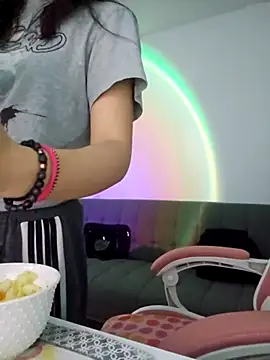 azumiichan online show from 10/08/25, 12:30