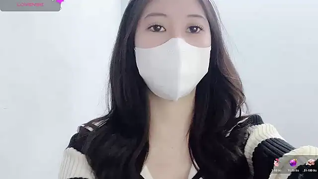 Snapshot of tanhxiu chatting on 11/10/25, 01:32 tanhxiu online show from 11/10/25, 01:32