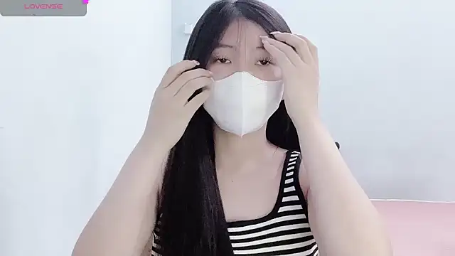 Snapshot of tanhxiu chatting on 11/11/25, 01:44 tanhxiu online show from 11/11/25, 01:44