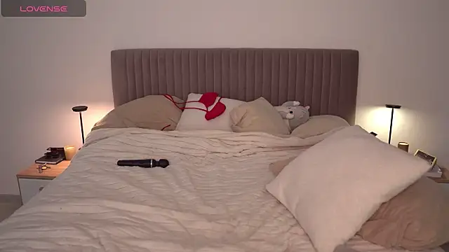 arielbell  online show from 12/22/24, 12:38