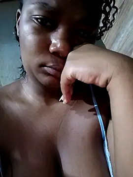 Snapshot of BrownEyed_K chatting on 10/18/25, 04:04 BrownEyed K online show from 10/18/25, 04:04