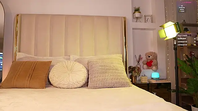 Sary hott online show from 10/16/25, 11:28