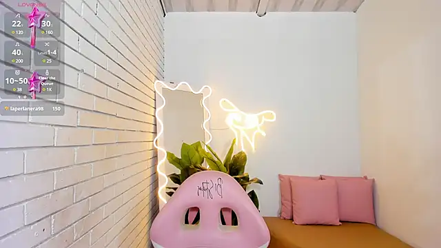 Chiara tay online show from 02/05/25, 10:22