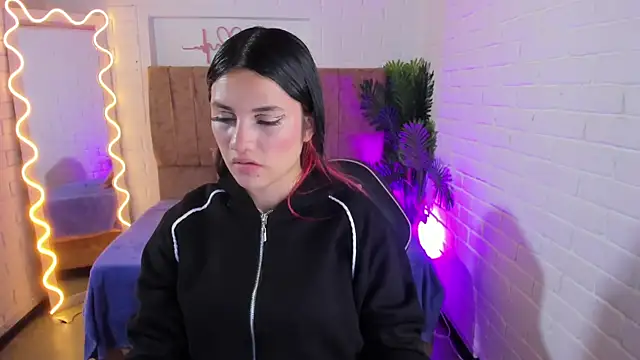 Chiara tay online show from 10/16/25, 07:15