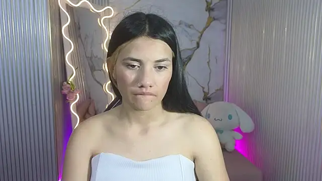 Chiara tay online show from 04/18/26, 07:07