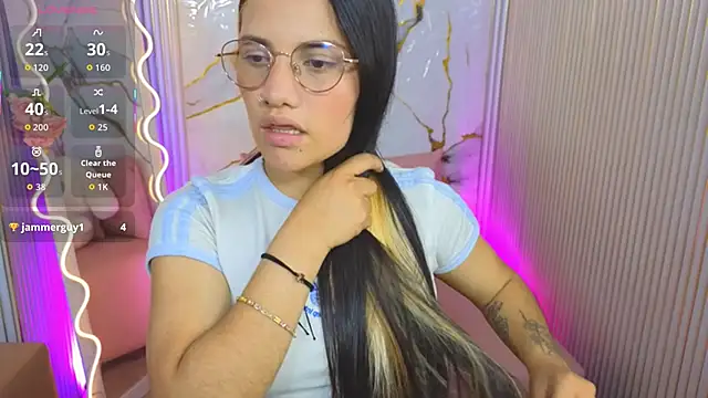 Chiara tay online show from 04/30/26, 08:57