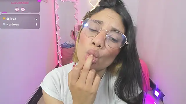 Chiara tay online show from 08/03/26, 03:49