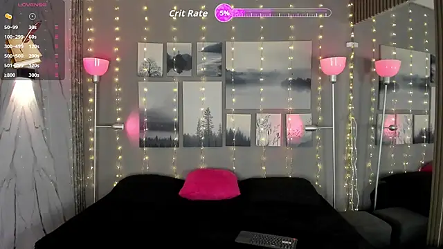 Snapshot of noah_and_rose chatting on 11/24/25, 07:35 noah and rose online show from 11/24/25, 07:35