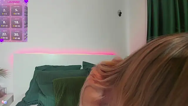 zoey marie online show from 03/16/25, 12:33