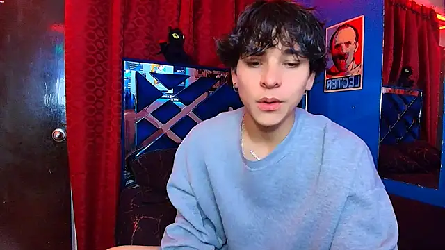 Snapshot of Luke_Howland chatting on 12/20/25, 01:23 Luke Howland online show from 12/20/25, 01:23
