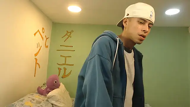 danielitopapuu online show from 07/04/26, 01:12