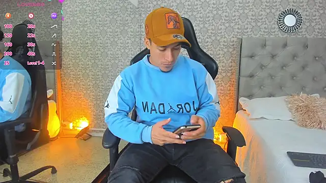 Bryson Collins  online show from 02/05/25, 11:23