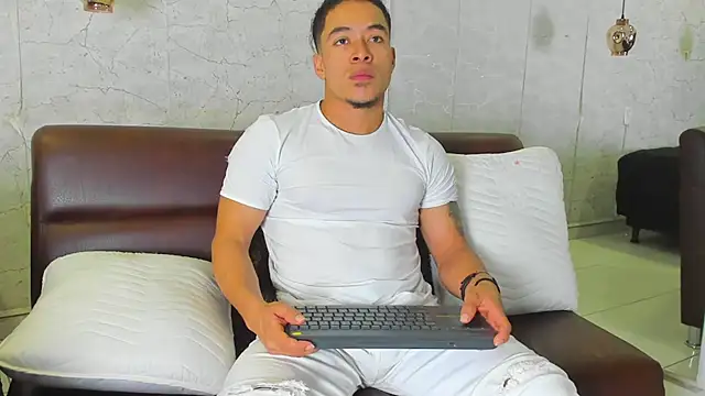 Bryson Collins  online show from 02/07/25, 11:12