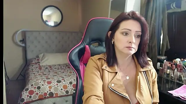 Carol Scottt online show from 10/31/25, 05:36