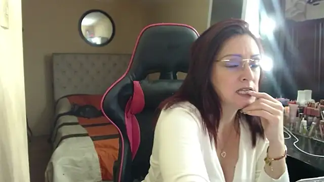 Carol Scottt online show from 04/27/26, 07:01