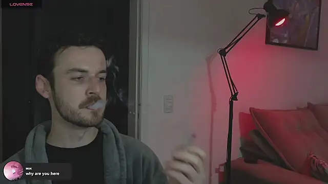 Snapshot of sexxxsutra chatting on 10/20/25, 10:43 sexxxsutra online show from 10/20/25, 10:43