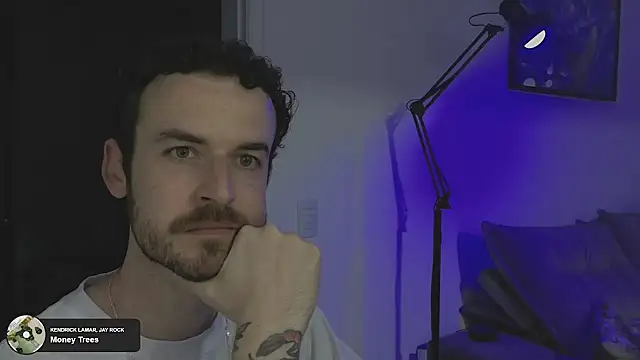 Snapshot of sexxxsutra chatting on 10/29/25, 10:55 sexxxsutra online show from 10/29/25, 10:55