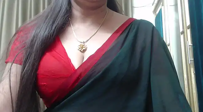 Snapshot of desi-maisa130 chatting on 12/14/24, 08:40 desi-maisa130 online show from 12/14/24, 08:40