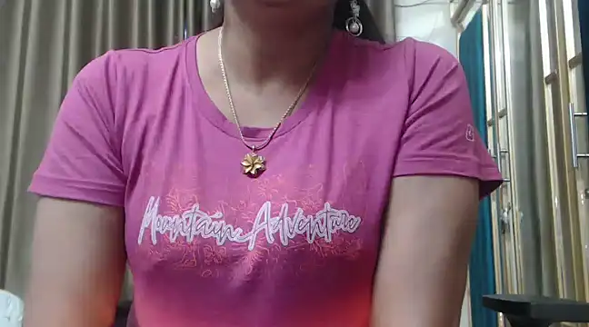 Snapshot of desi-maisa130 chatting on 01/10/25, 08:40 desi-maisa130 online show from 01/10/25, 08:40