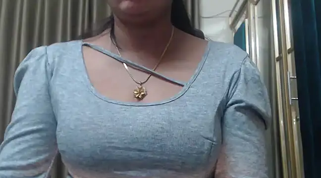 Snapshot of desi-maisa130 chatting on 02/25/25, 08:41 desi-maisa130 online show from 02/25/25, 08:41