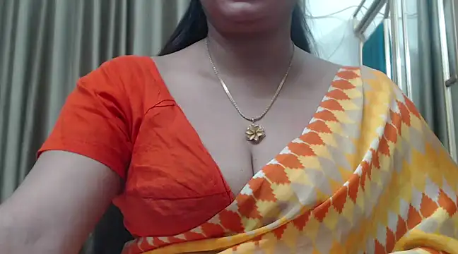 Snapshot of desi-maisa130 chatting on 03/02/25, 08:18 desi-maisa130 online show from 03/02/25, 08:18