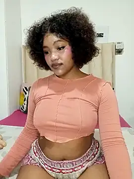 Snapshot of charmainexxx chatting on 12/17/25, 12:05 charmainexxx online show from 12/17/25, 12:05