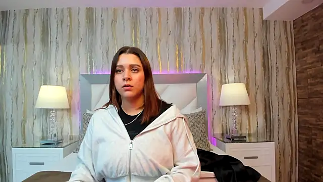 SophiaLaurens online show from 01/03/25, 04:06