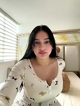 Snapshot of sarasoto_1 chatting on 12/17/25, 07:42 sarasoto 1 online show from 12/17/25, 07:42