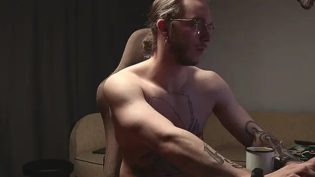 pleasure8869 online show from 12/06/24, 07:43