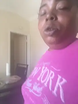 JCCaramelbarbie1 online show from 05/25/26, 09:43