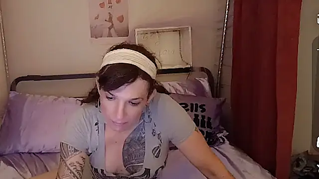 Snapshot of cassiemichellexx chatting on 06/18/26, 11:03 cassiemichellexx online show from 06/18/26, 11:03