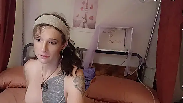 Snapshot of cassiemichellexx chatting on 07/14/26, 10:21 cassiemichellexx online show from 07/14/26, 10:21