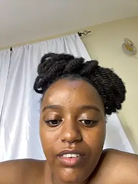 Snapshot of Doublefreaks chatting on 11/18/25, 12:05 Doublefreaks online show from 11/18/25, 12:05