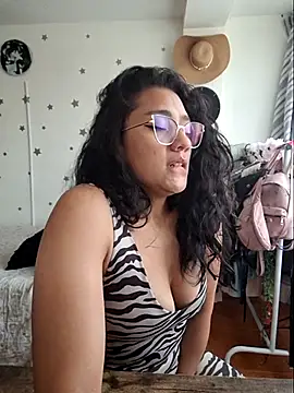 Thaliacooper  online show from 10/16/25, 06:42