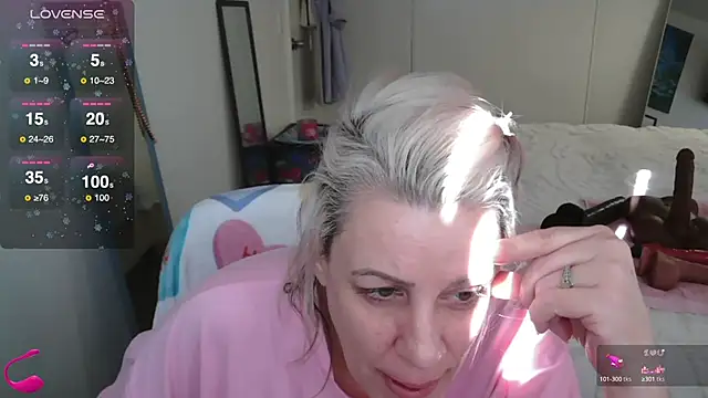 Snapshot of VegasDani chatting on 01/12/25, 09:19 VegasDani online show from 01/12/25, 09:19