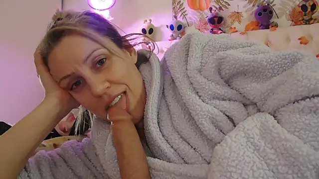 VegasDani online show from 11/08/25, 06:57