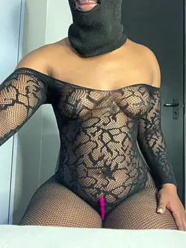 Snapshot of Africanbootie chatting on 02/05/25, 12:17 Africanbootie online show from 02/05/25, 12:17