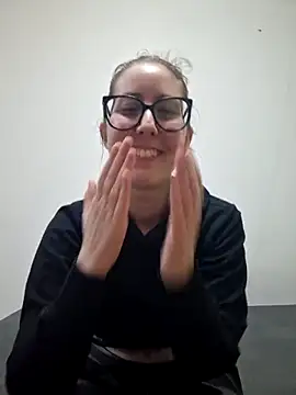 Snapshot of Sarah459 chatting on 01/05/25, 09:03 Sarah459 online show from 01/05/25, 09:03